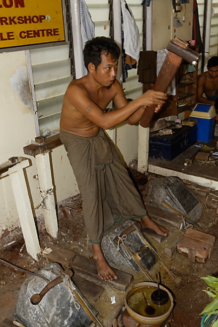 Mandalay-batteurs d'or-004